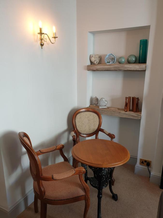 חלנדודנו Glascoed Guest House מראה חיצוני תמונה
