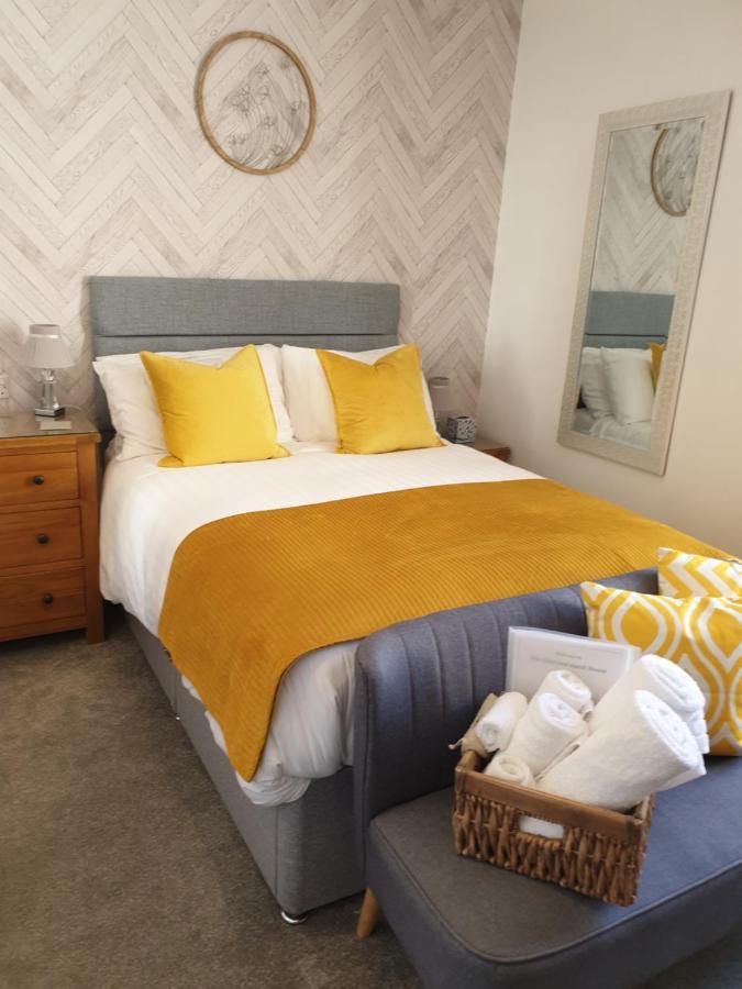 חלנדודנו Glascoed Guest House מראה חיצוני תמונה