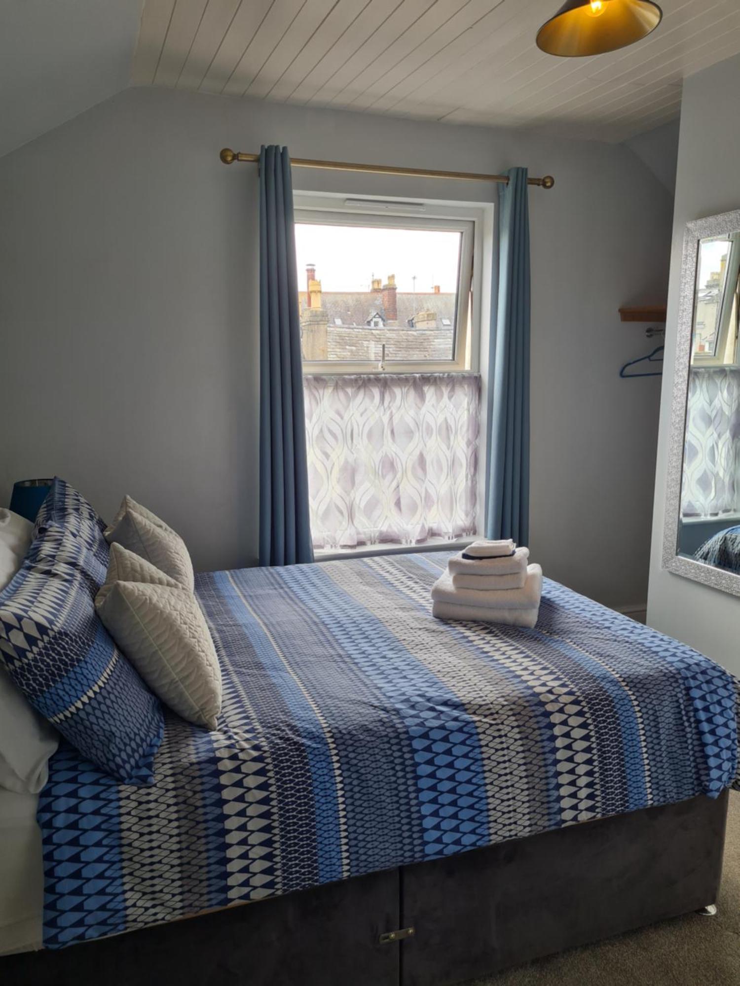 חלנדודנו Glascoed Guest House מראה חיצוני תמונה