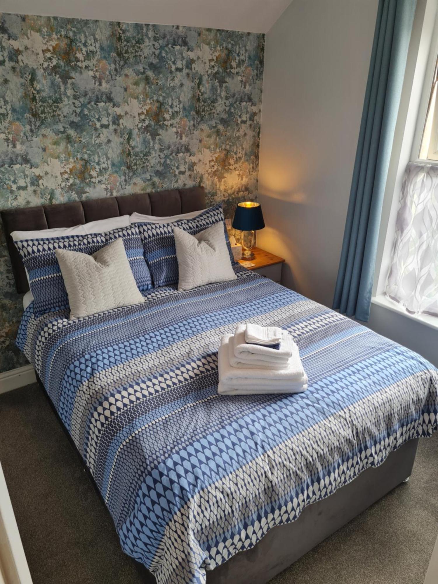 חלנדודנו Glascoed Guest House מראה חיצוני תמונה