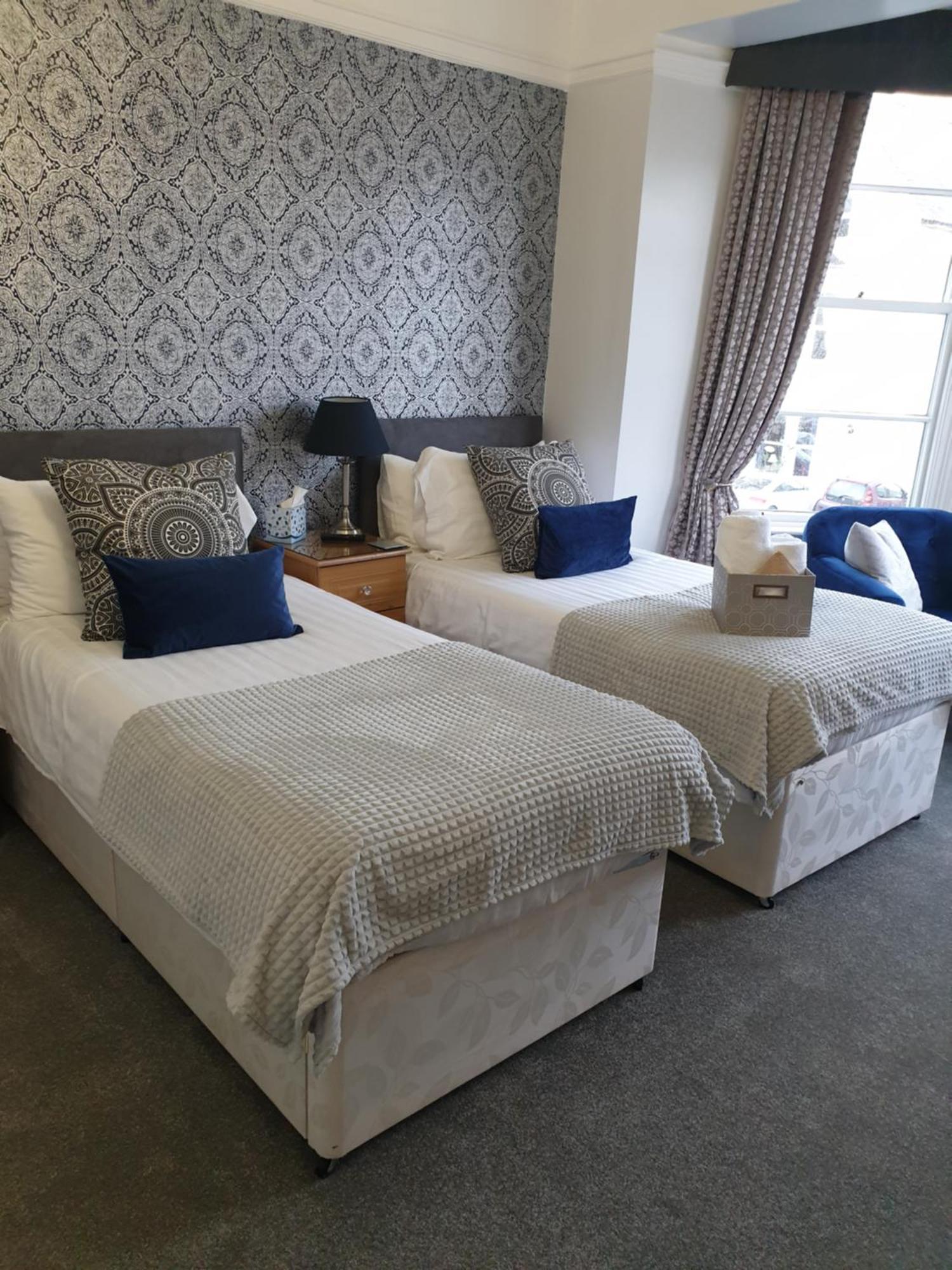 חלנדודנו Glascoed Guest House חדר תמונה