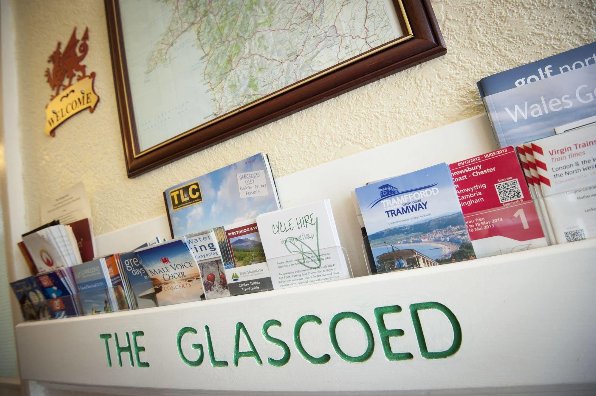 חלנדודנו Glascoed Guest House מראה חיצוני תמונה