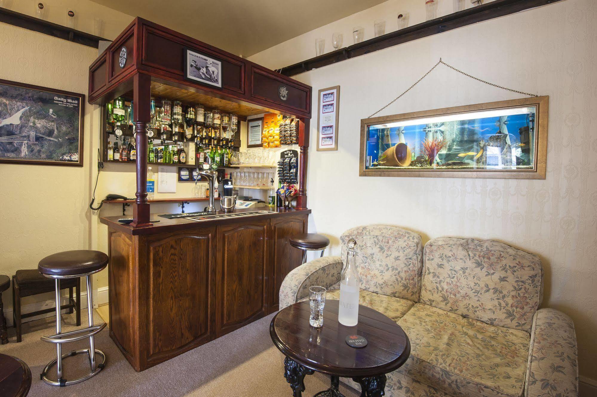 חלנדודנו Glascoed Guest House מראה חיצוני תמונה