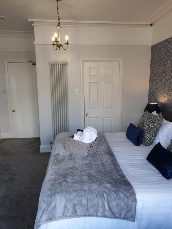 חלנדודנו Glascoed Guest House מראה חיצוני תמונה